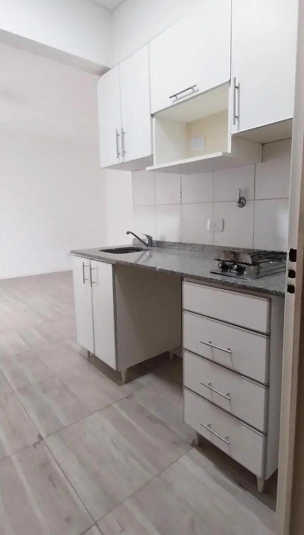 Alquiler Tradicional. Almagro. Monoambiente con patio y amenities. 1