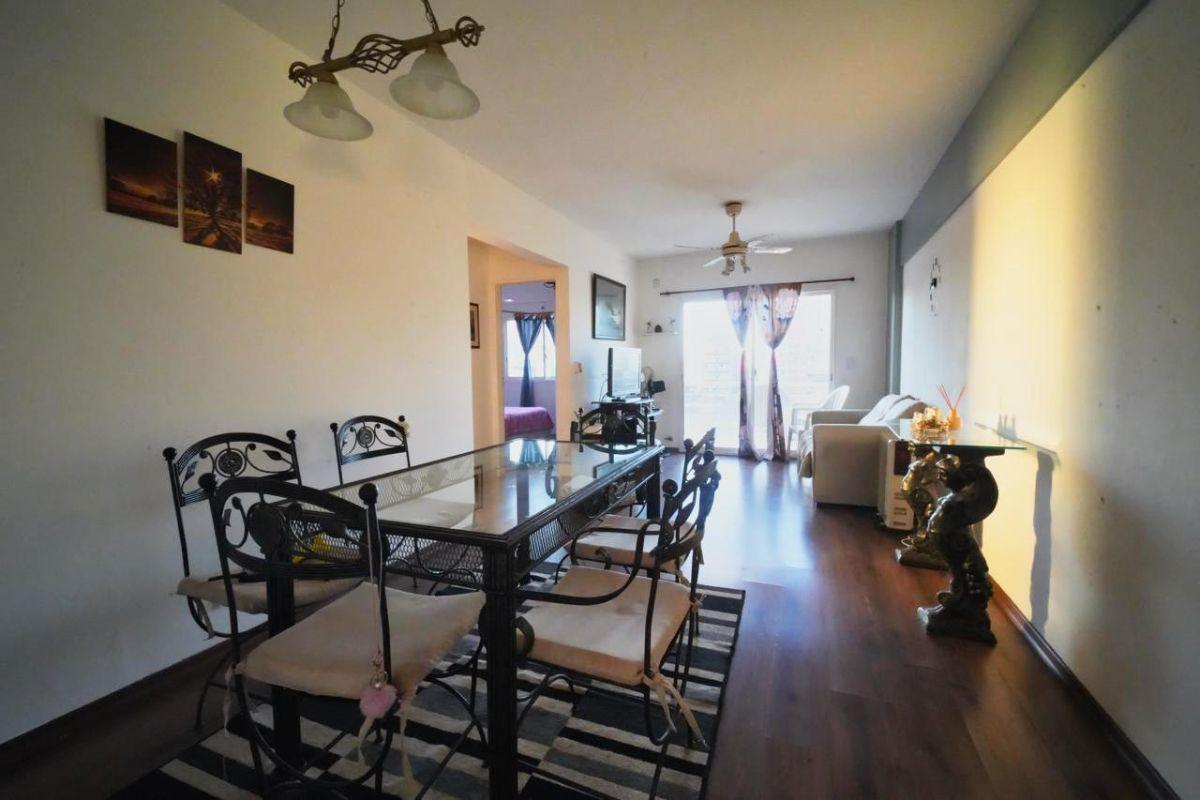 Foto de Venta. Hermoso Tres Ambientes con Vista Panoramica, Cochera y Pileta., imagen 1