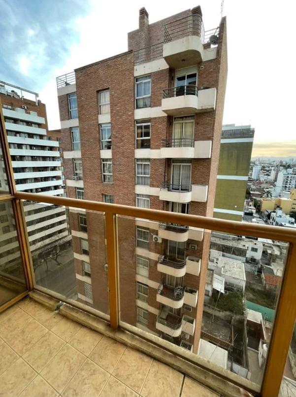 Departamento en Alberdi 4