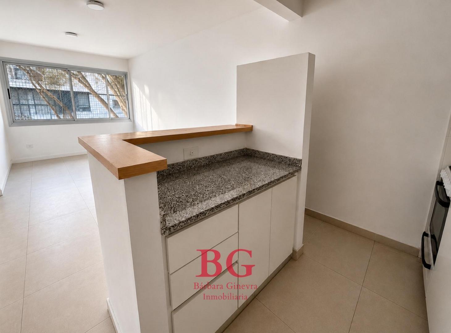Foto de VENTA Apto Credito Bancario y personal.2 Ambientes - Balcón - Cochera, imagen 5