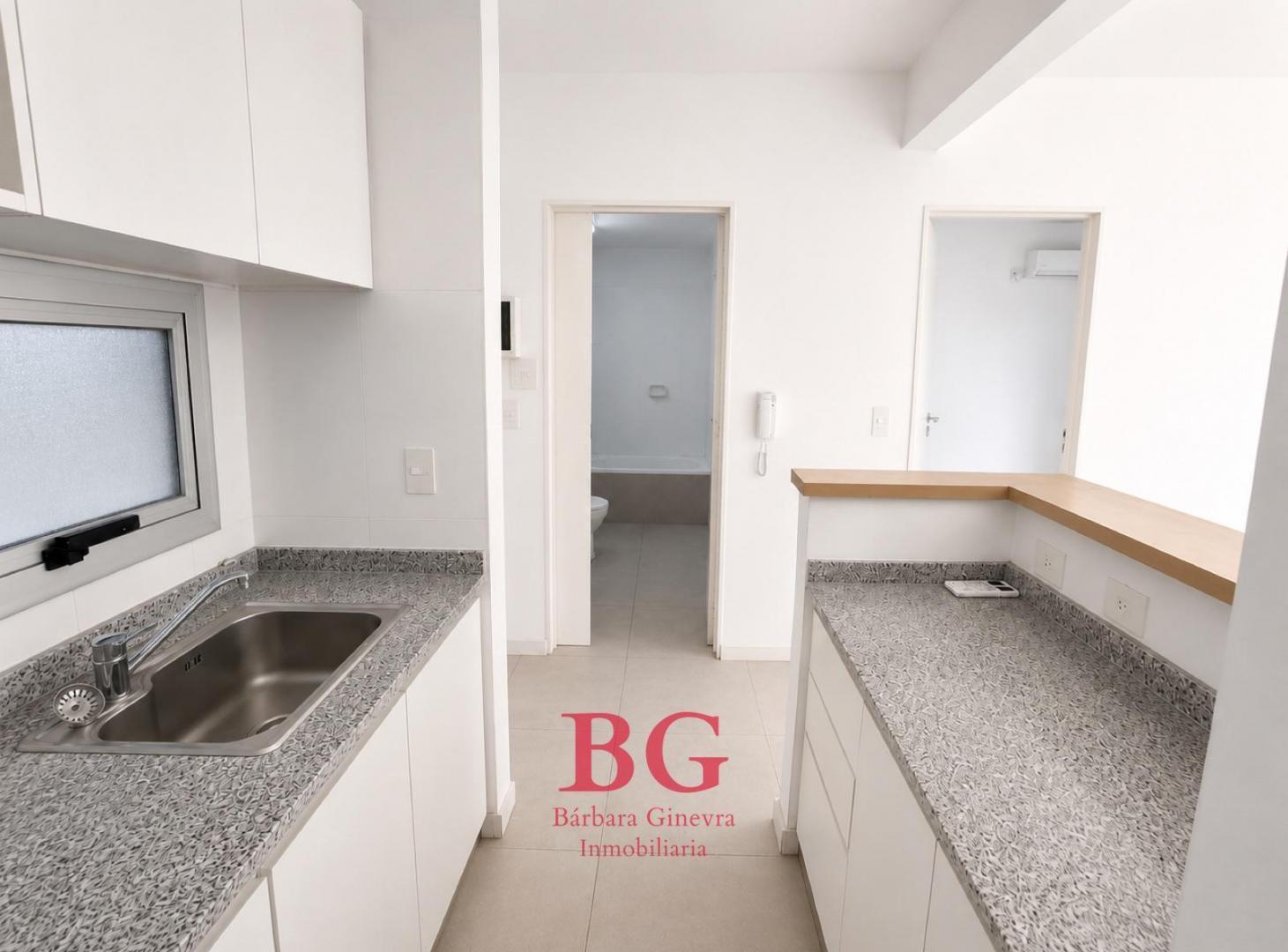 Foto de VENTA Apto Credito Bancario y personal.2 Ambientes - Balcón - Cochera, imagen 4