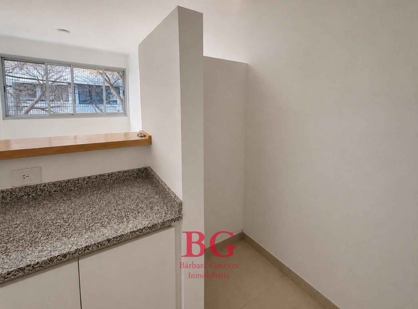 Foto de VENTA Apto Credito Bancario y personal.2 Ambientes - Balcón - Cochera, imagen 5