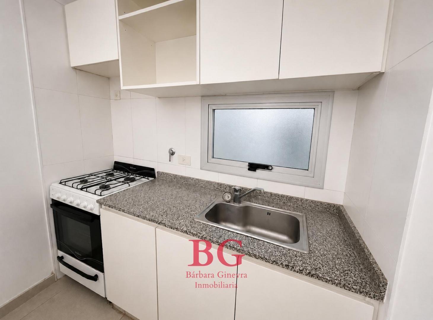 Foto de VENTA Apto Credito Bancario y personal.2 Ambientes - Balcón - Cochera, imagen 3