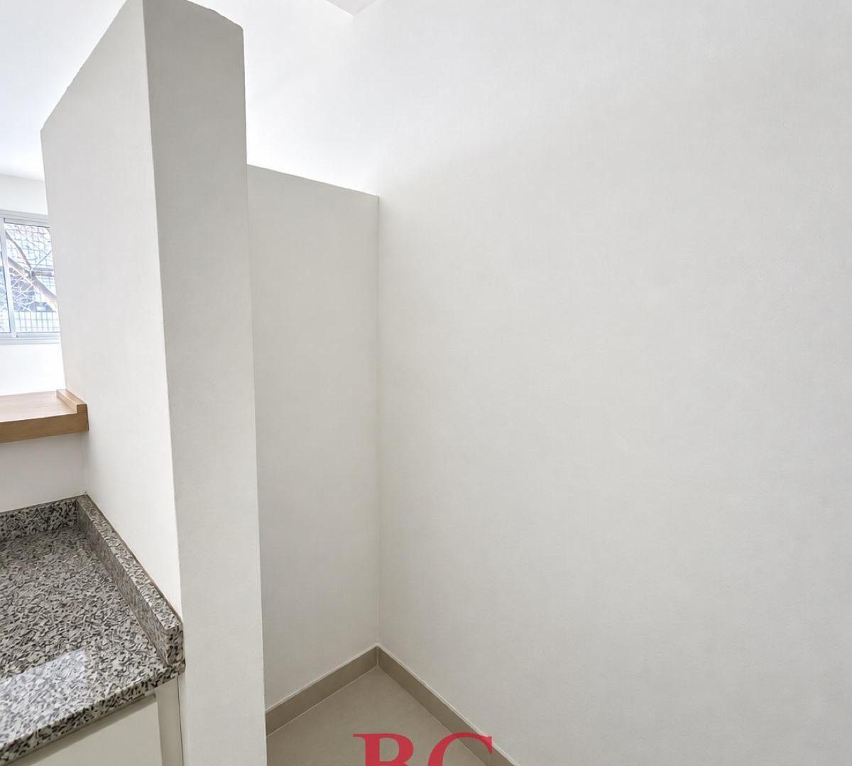 Foto de Departamento en Venta - 2 Ambientes - Balcon y Cochera Fija, imagen 4