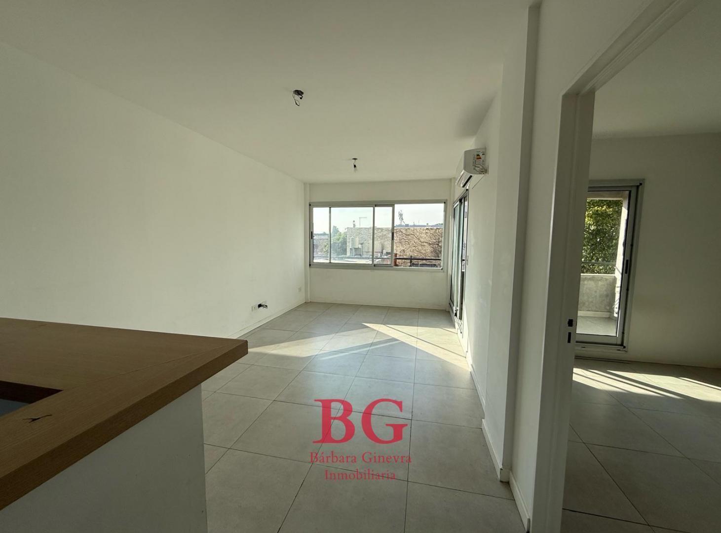 Foto de Departamento en Venta - 2 Ambientes con Balcon - Zona Paternal, imagen 1