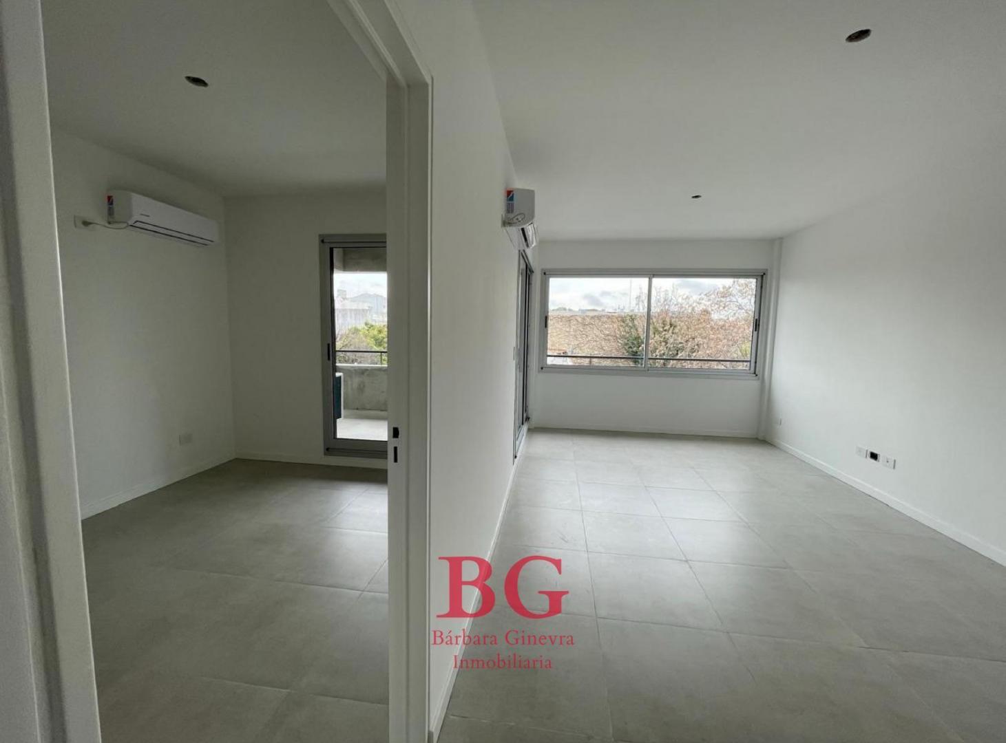 Foto de Departamento 2 Ambientes en Venta - Balcon y Cochera - Zona Paternal, imagen 4