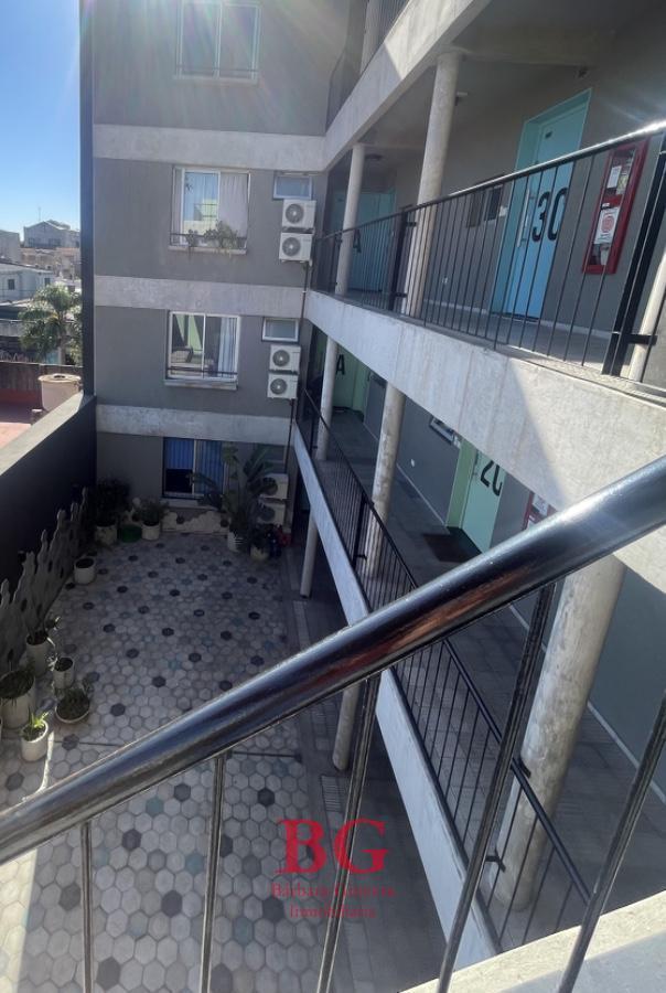 Foto de Departamento 2 Ambientes en Alquiler - Balcon y Cochera - Zona Paternal, imagen 4