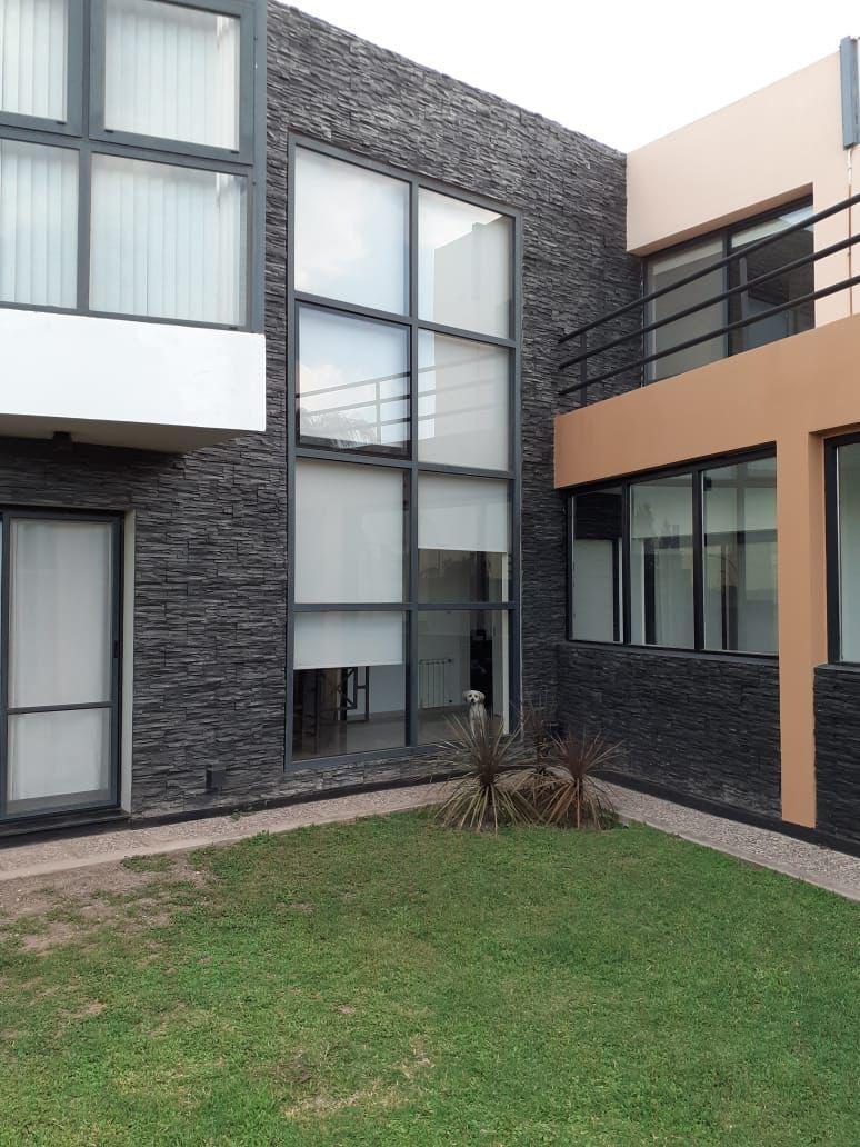 CASA VENTA  VALLE ESCONDIDO Terrazas 3 DORMITORIOS SUITE PISCINA