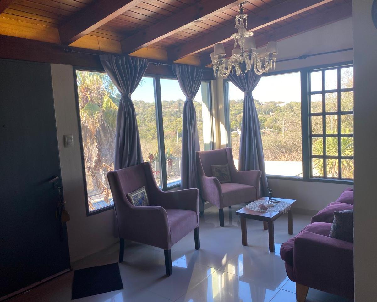 Foto de CASA VENTA AGUA DE ORO 2 DORMITORIOS 2 BAÑOS 167 m2 cubiertos 539 m2 de, imagen 4