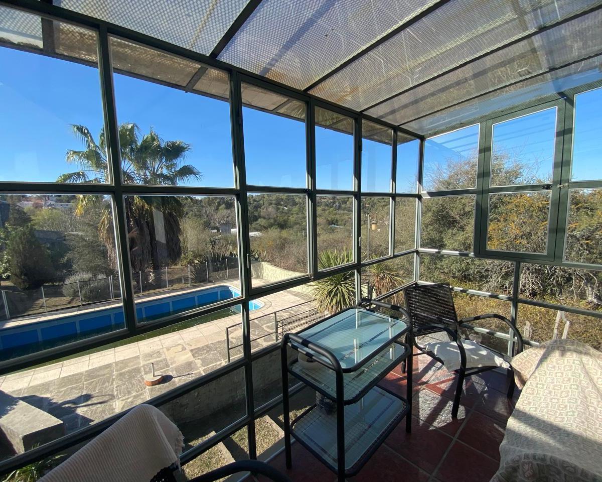 Foto de CASA VENTA AGUA DE ORO 2 DORMITORIOS 2 BAÑOS 167 m2 cubiertos 539 m2 de, imagen 3
