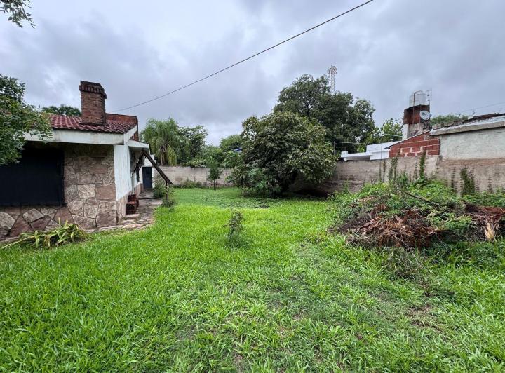 CASA   ALTO ALBERDI 1561 M2 TERRENO SOBRE 5 LOTES