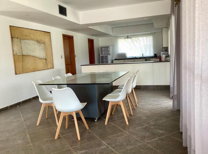 CASA VENTA POTRERILLO LARRETA  600 m2 cubiertos CANCHA DE GOLF 5