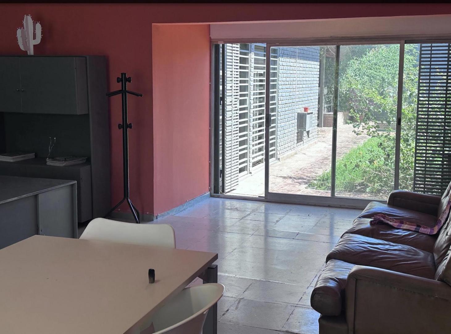 Foto de CASA CERRO ALQUILER APTA OFICINA CON MOBILIARIO, imagen 2