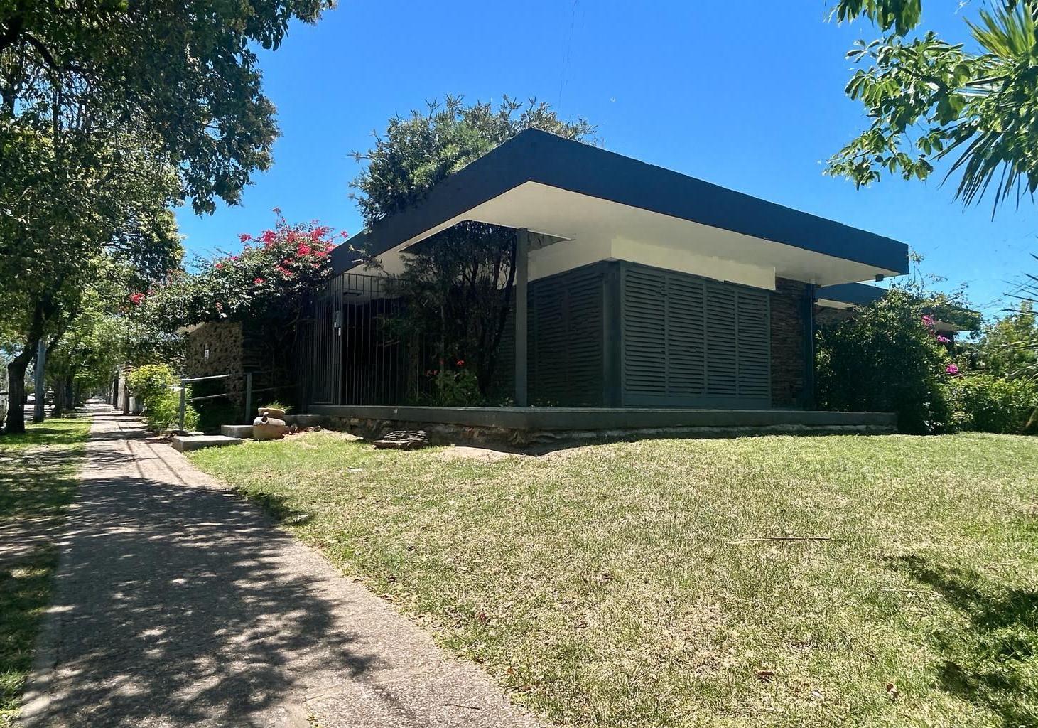 CASA CERRO  ALQUILER APTA OFICINA CON MOBILIARIO