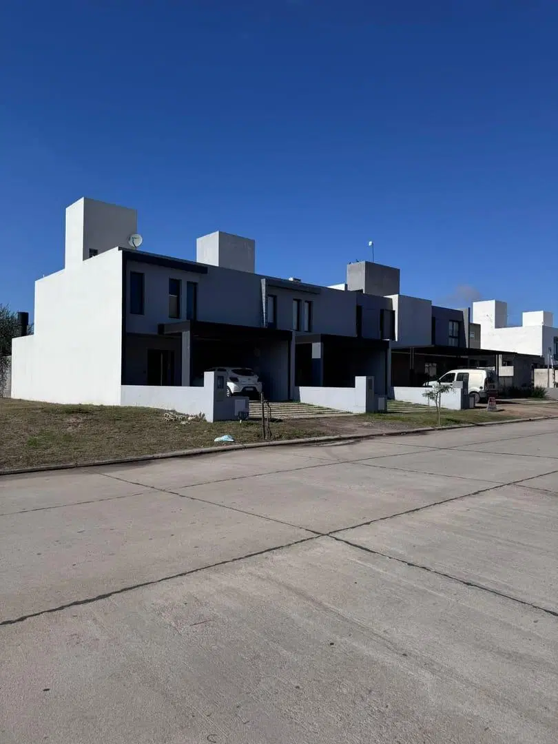 DUPLEX ALQUILER PRADOS DE MANANTIALES 2