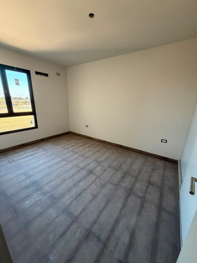 Foto de DUPLEX ALQUILER PRADOS DE MANANTIALES 3 dormitorios A ESTRENAR, imagen 2