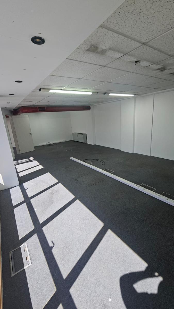 Oficina Piso Completo. en Edificio Colombus 3