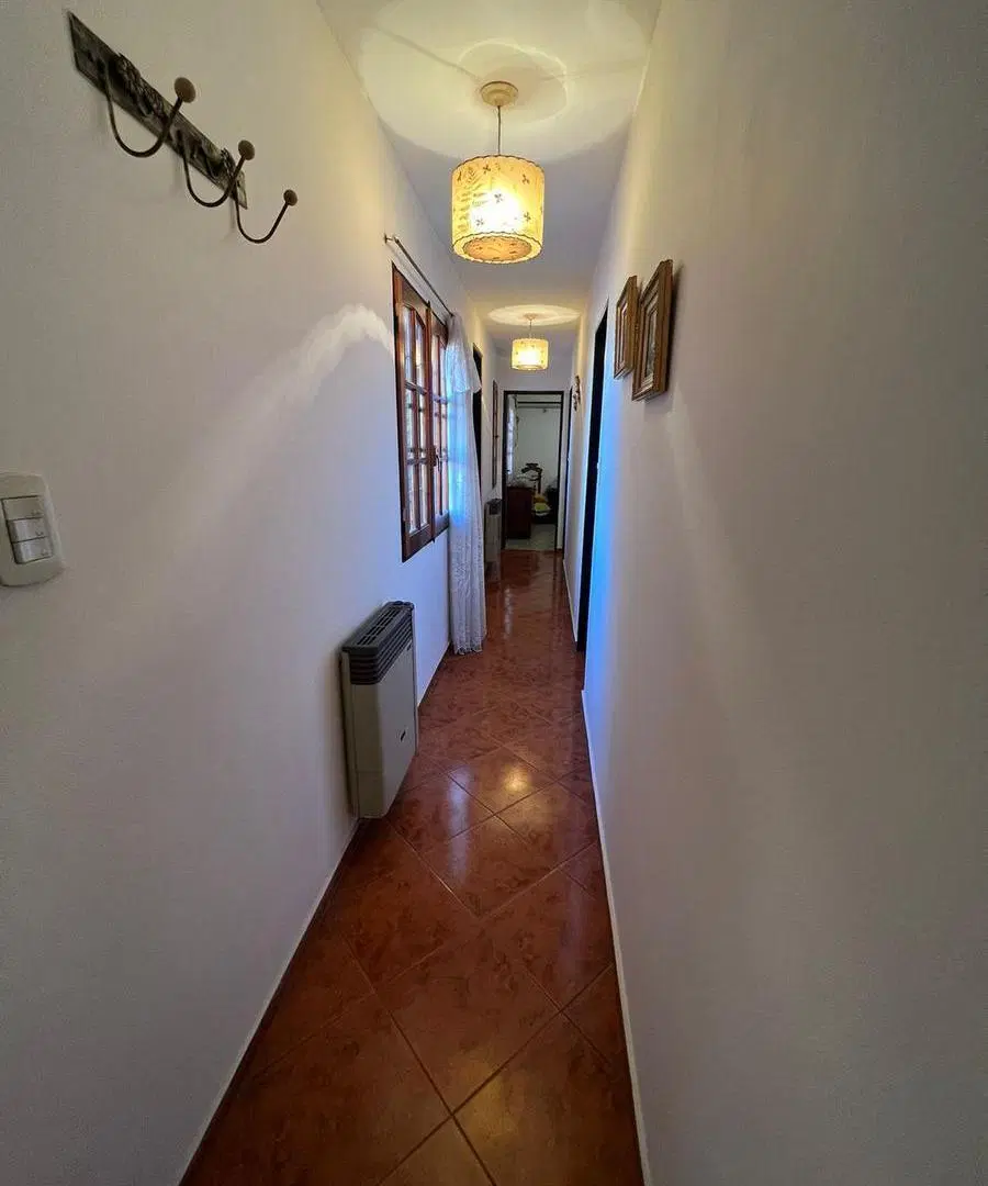 EXCELENTE CASA EN PA BARRIO CERRO CHICO! 3 dorm 4 cocheras, escritorio, impecable!!! 4