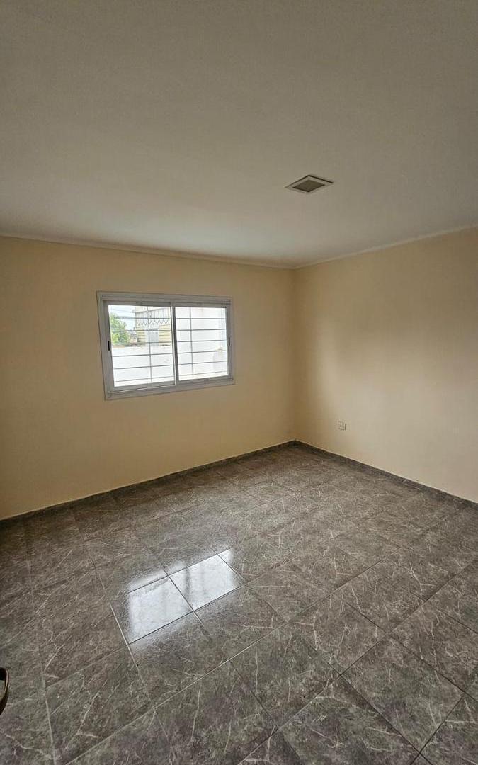 Foto de SE ALQUILA DEPARTAMENTO EN BARRIO MAIPU I, imagen 2