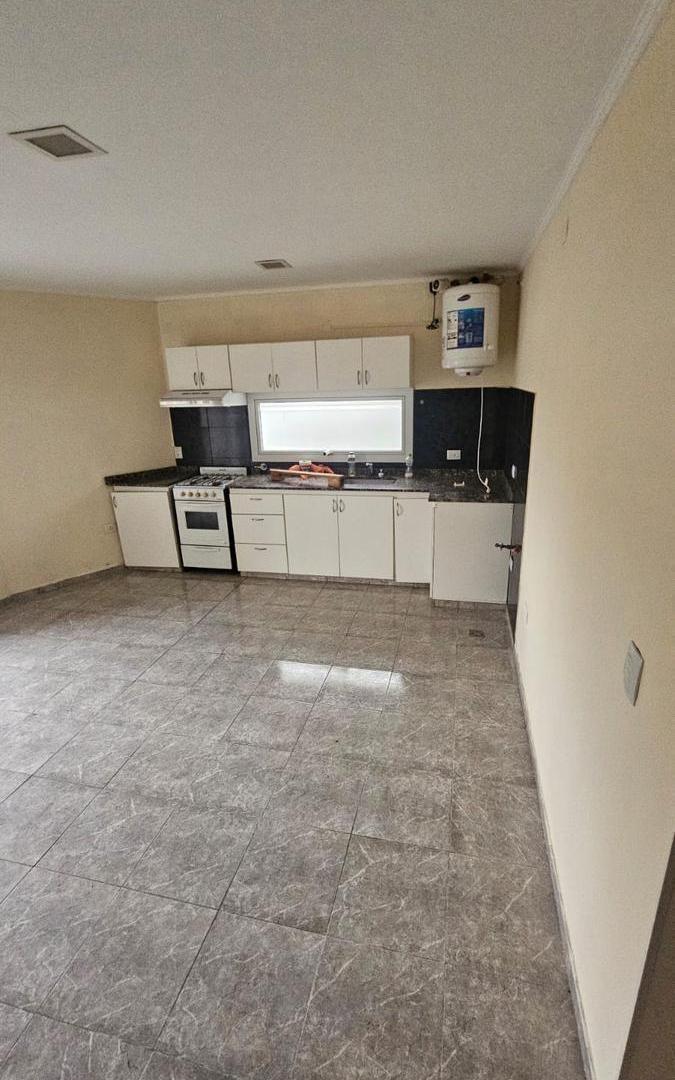 Foto de SE ALQUILA DEPARTAMENTO EN BARRIO MAIPU I, imagen 3
