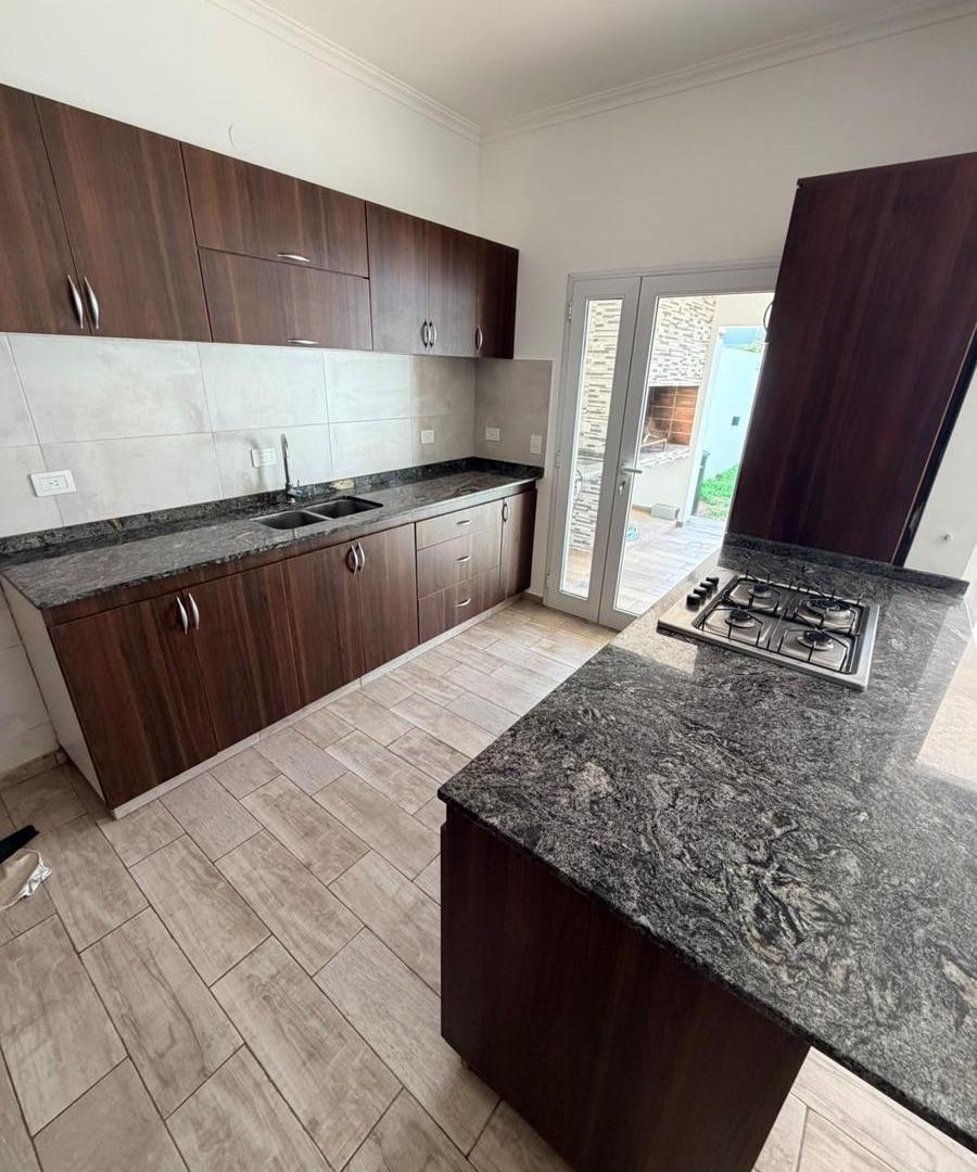 Foto de HERMOSO DUPLEX EN SOLARES DE MANANTIALES!!!, imagen 2