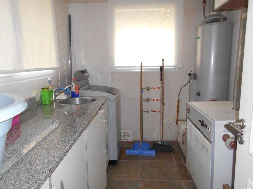 Chalet moderno, en dos plantas, de 4 dormitorios, doble gara