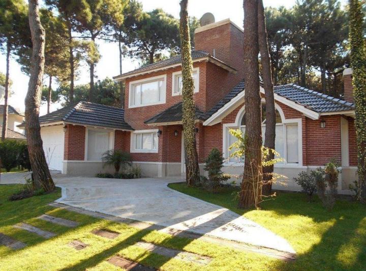 Alquiler x temporada: Chalet en 2 plantas de 3 dormitorios.