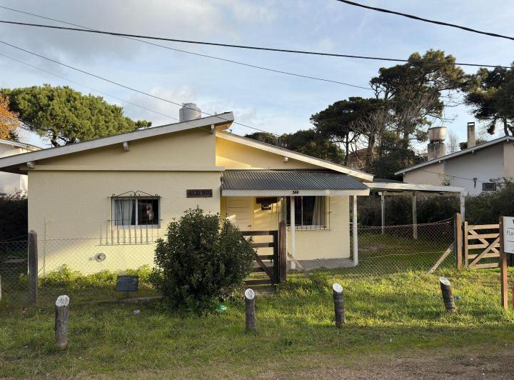 Casa 2 dormitorios. | Alberdi al 300