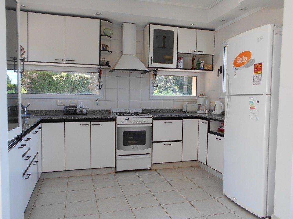 En venta En 3 plantas, de 4 dorm, 4 baños compl. quincho, Ja
