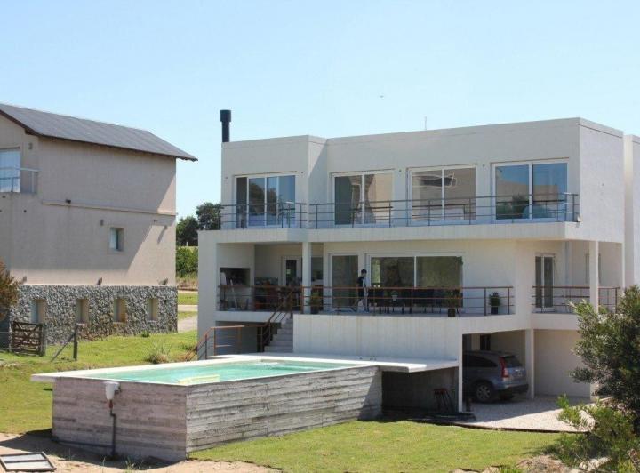 En Venta: Costa Esmeralda: Minimalista de 4 dorm, 3 baños co 5
