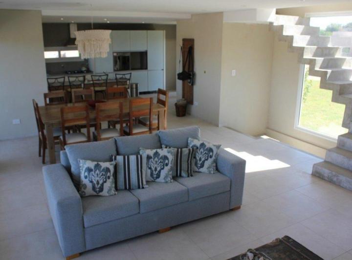 En Venta: Costa Esmeralda: Minimalista de 4 dorm, 3 baños co 2