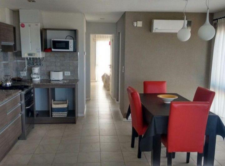 Foto de Departamento 2 dormitorios. | Ed. Riposo - Sarmiento al 100, imagen 1