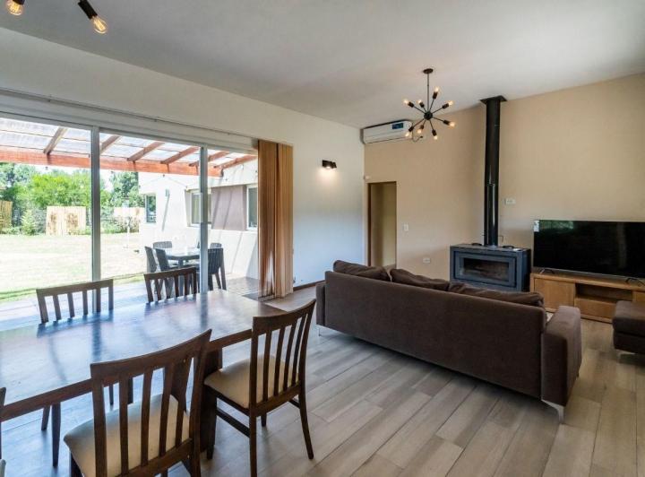 Foto de Casa 5 dormitorios. | Blvd. Icaro al 1300, imagen 3