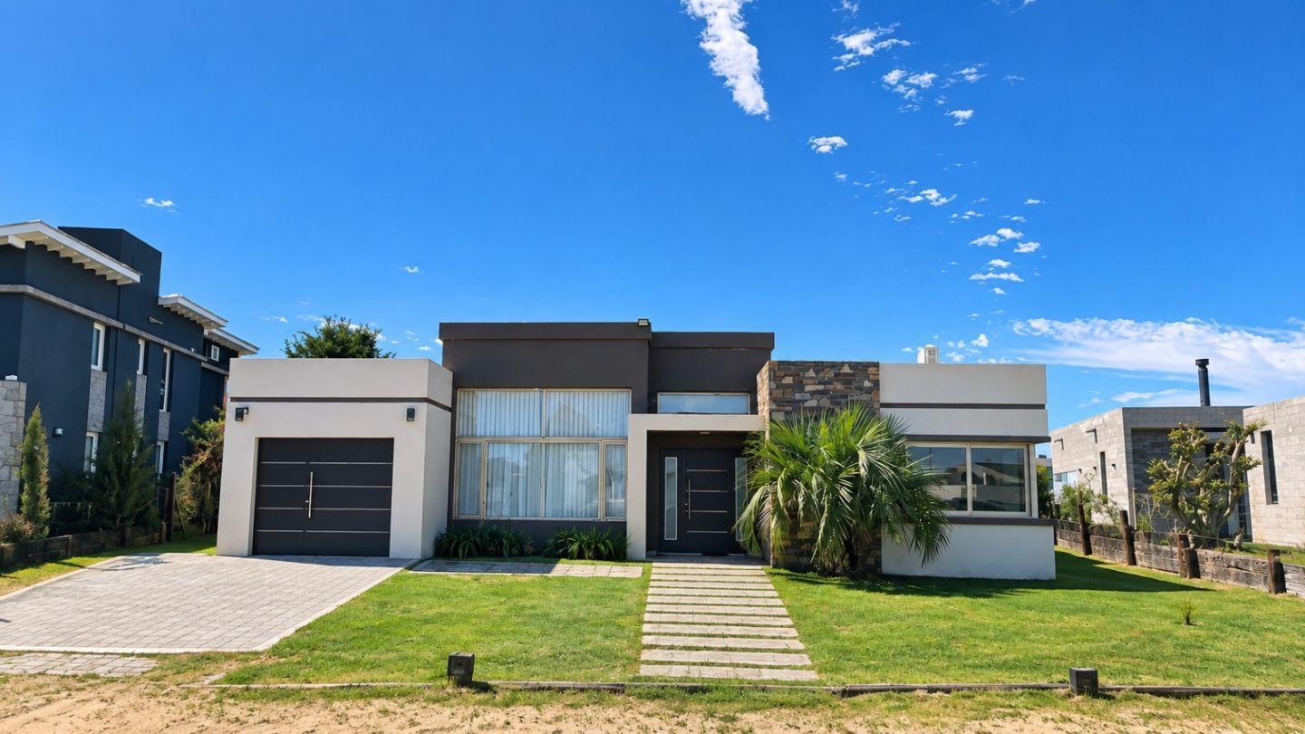 Foto de Casa 4 dormitorios. | Encuestre, lote 404, imagen 1