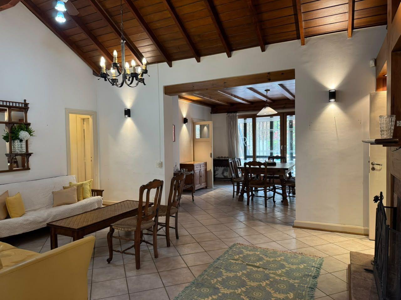 Foto de Casa 3 dormitorios. | Av. del libertador al 900, imagen 2