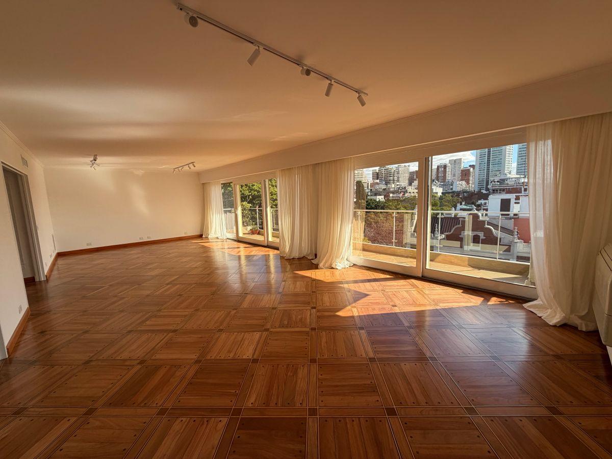 Foto de Alquiler departamento 5 ambientes con cochera en Barrio Parque, imagen 1