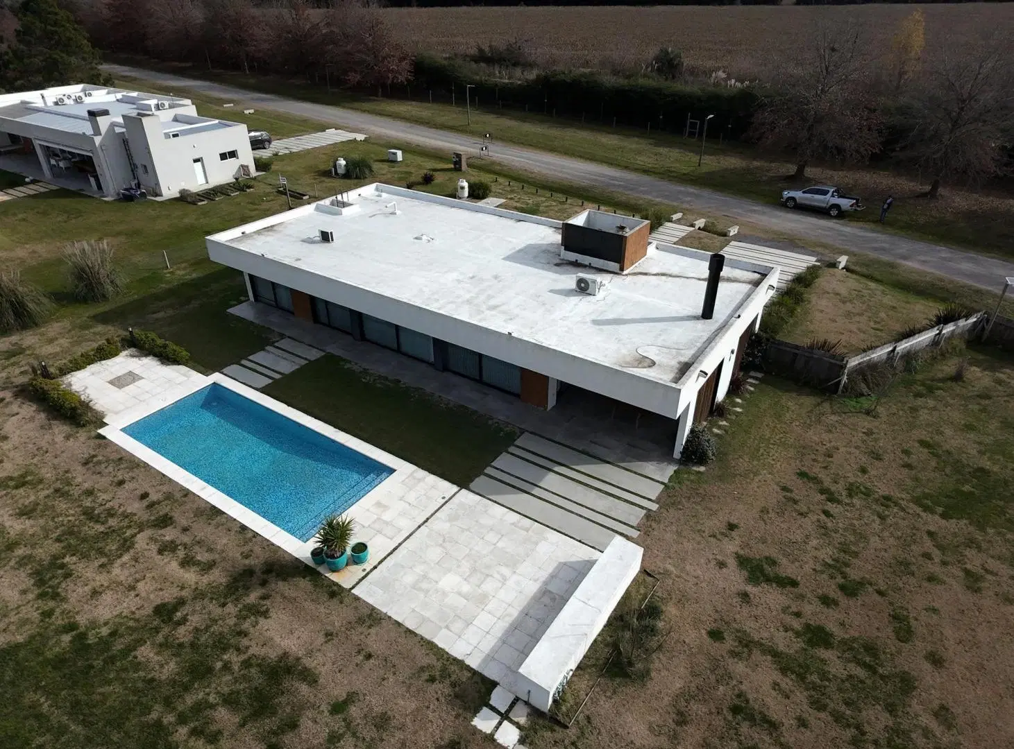 Hermosa Casa B° La Primavera Golf Carlos Keen 8
