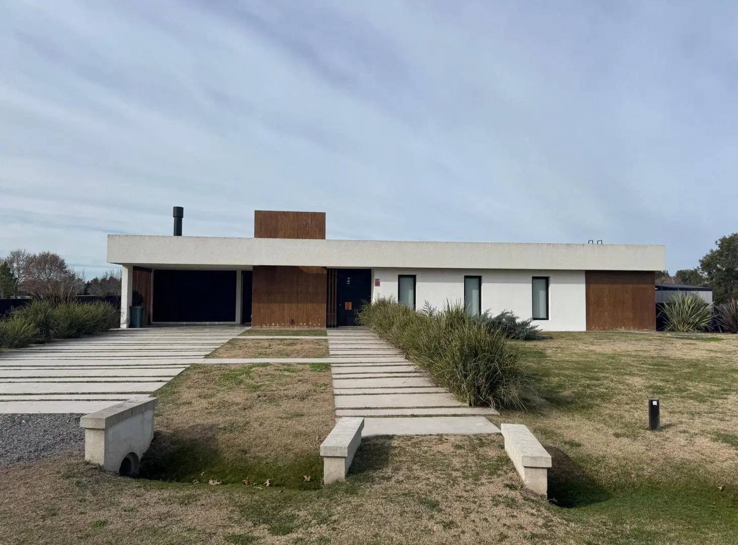 Hermosa Casa B° La Primavera Golf Carlos Keen 3