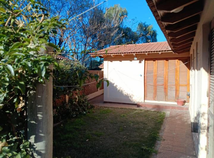 Zeballos Ofrece en Alquiler dos casas juntas, Chacras de Coria, Luján, Mendoza. 5