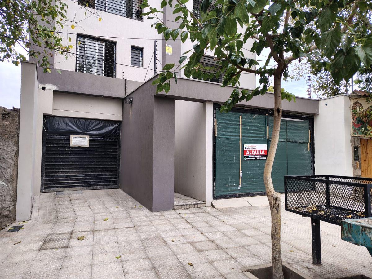 ZEBALLOS Ofrece en alquiler: Dúplex 2 dormitorios, 2 baños, Cochera ubicado en 2º piso por escalera