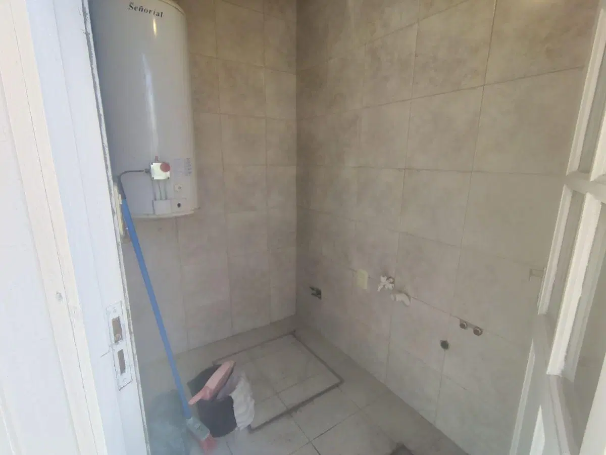 ZEBALLOS Ofrece en alquiler: Dúplex 2 dormitorios, 2 baños, Cochera ubicado en Las Heras. 4