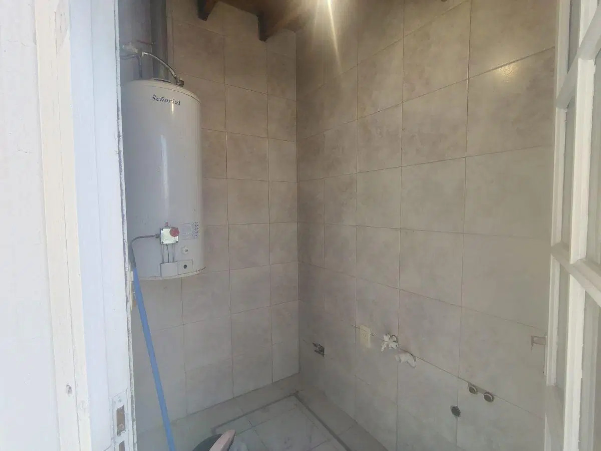ZEBALLOS Ofrece en alquiler: Dúplex 2 dormitorios, 2 baños, Cochera ubicado en Las Heras. 3