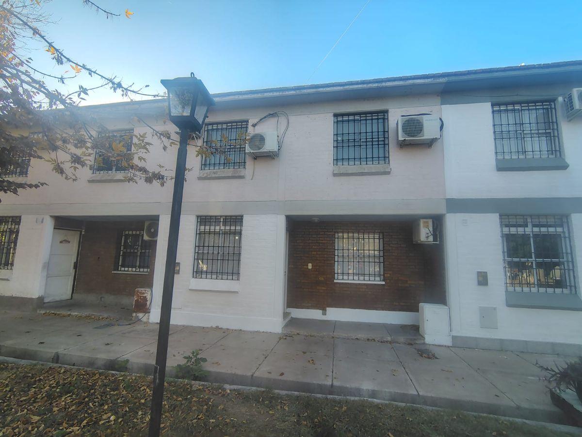 ZEBALLOS Ofrece en alquiler: Dúplex 2 dormitorios, 2 baños, Cochera ubicado en Las Heras.