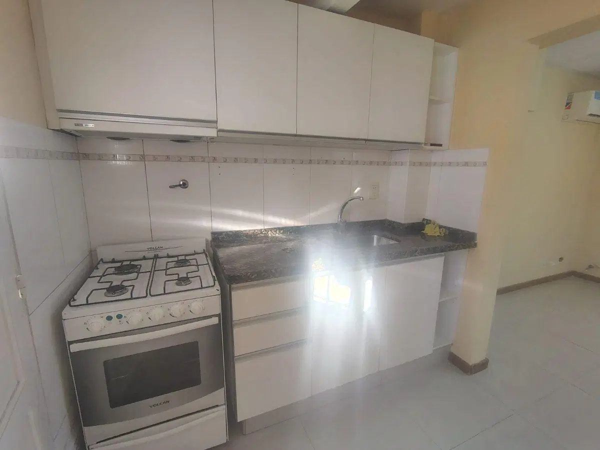 ZEBALLOS Ofrece en alquiler: Dúplex 2 dormitorios, 2 baños, Cochera ubicado en Las Heras. 8