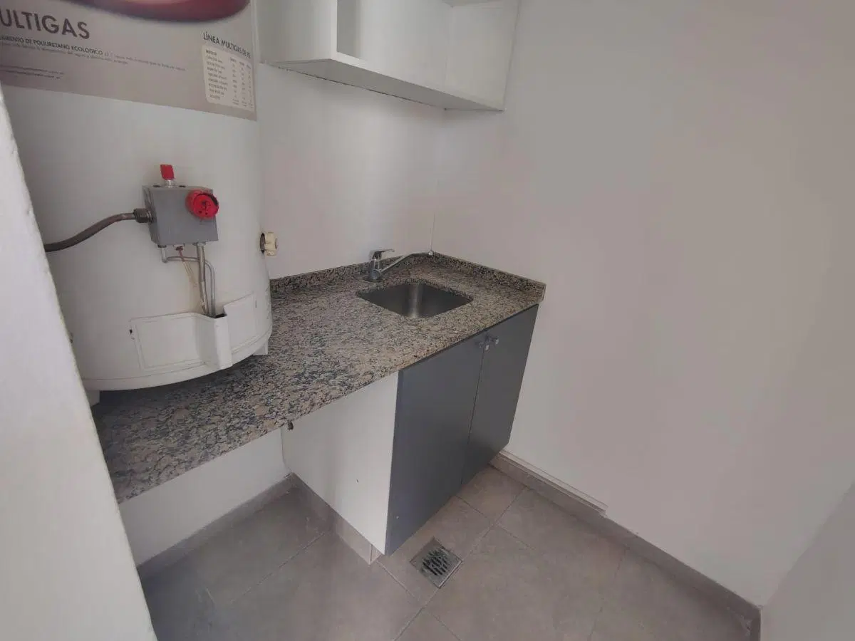 ZEBALLOS Ofrece en alquiler: Dúplex 2 dormitorio, 2 baños, Cochera ubicado en Calle Gargantini al 39 4