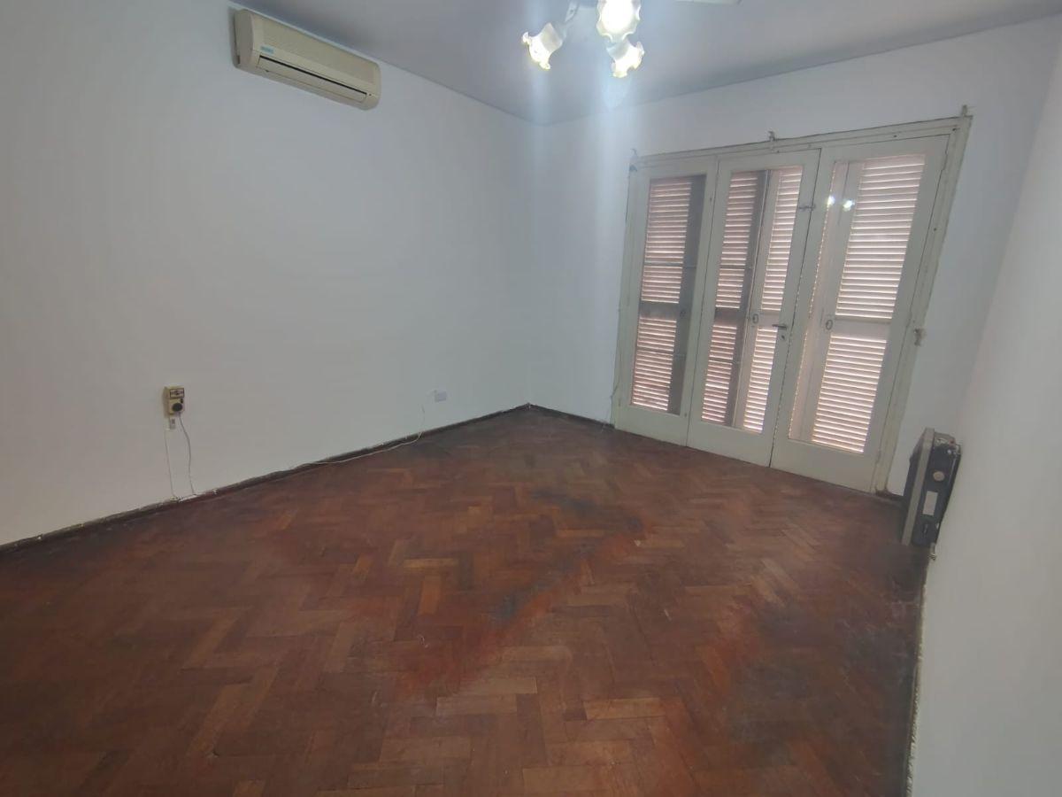 Foto de ZEBALLOS Ofrece en Venta Casa Las Heras, 350m2, imagen 2