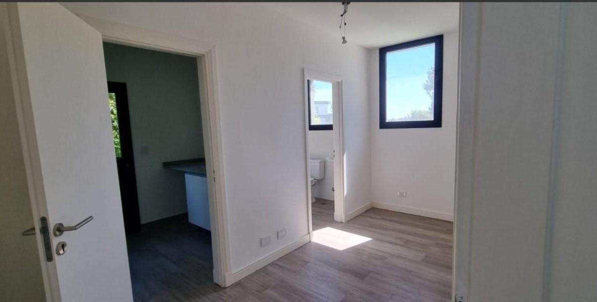 Foto de Venta Casa a la laguna en San Matias, Escobar, G.B.A. Zona Norte, imagen 4
