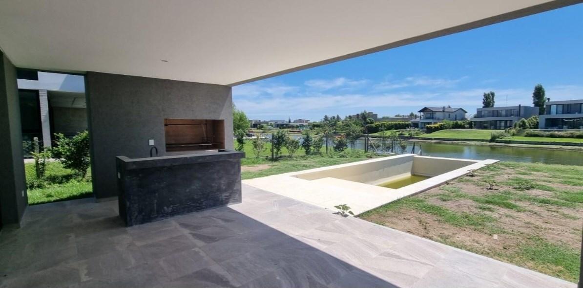 venta Casa a la laguna en San Matias, Escobar, G.B.A. Zona Norte