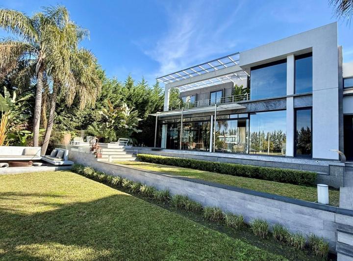Casa  en Alquiler en El Yacht, -Oportunidad -al rio c/ ascensor Nordelta, Tigre 1