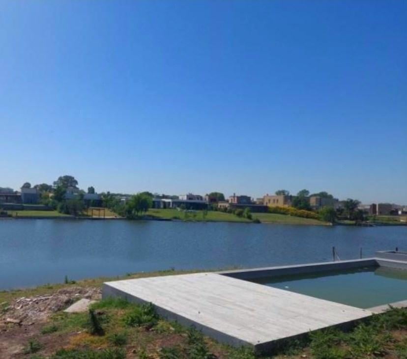 VENTA Casa a la lago en San Sebastian - AREA 1, Escobar